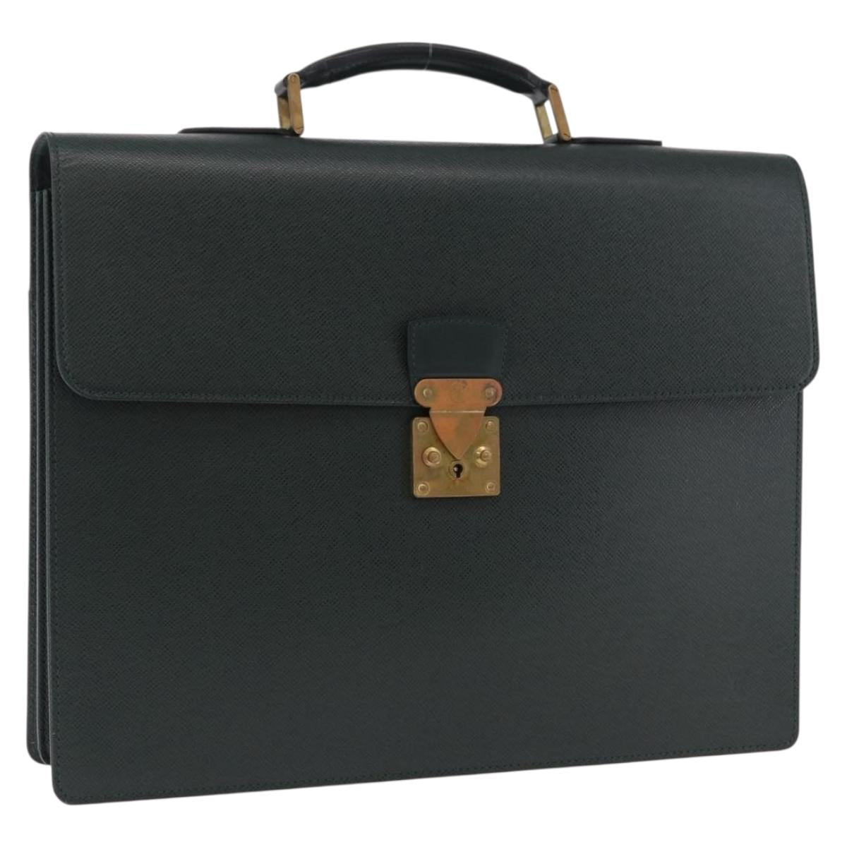 LOUIS VUITTON Taiga Serviette Moskova Business Bag Epicea M30034 LV Auth 191998
