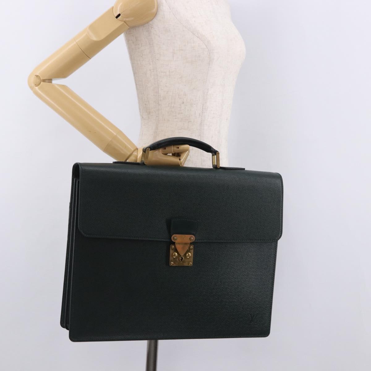 LOUIS VUITTON Taiga Serviette Moskova Business Bag Epicea M30034 LV Auth 191998