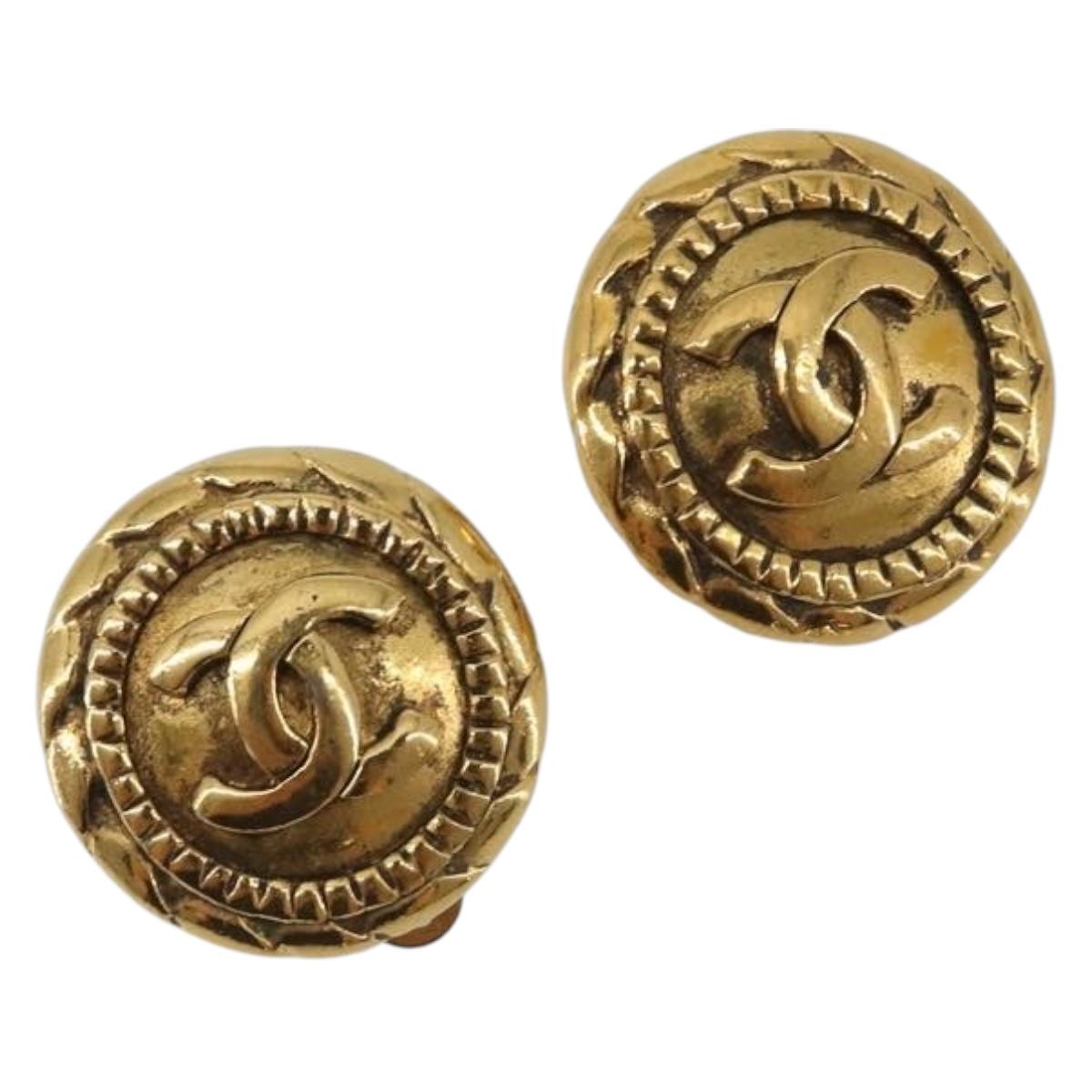 CHANEL COCO Mark Earring Metal Gold Tone CC Auth 192382