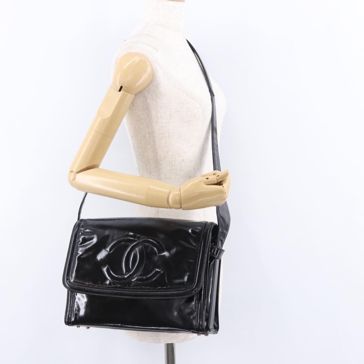 CHANEL Shoulder Bag Patent Black CC Auth 192734