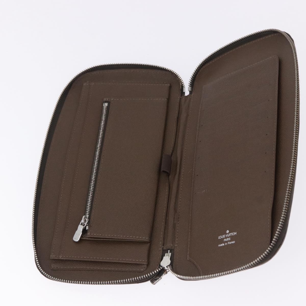 LOUIS VUITTON Taiga Organizer Atoll Travel Case Grizzly M30658 LV Auth 193375A