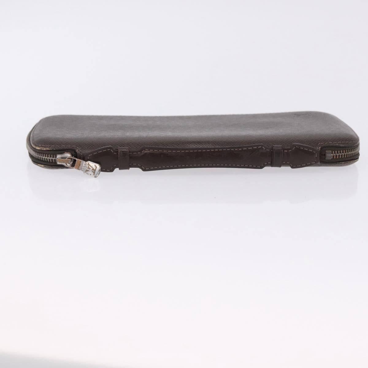 LOUIS VUITTON Taiga Organizer Atoll Travel Case Grizzly M30658 LV Auth 193375A