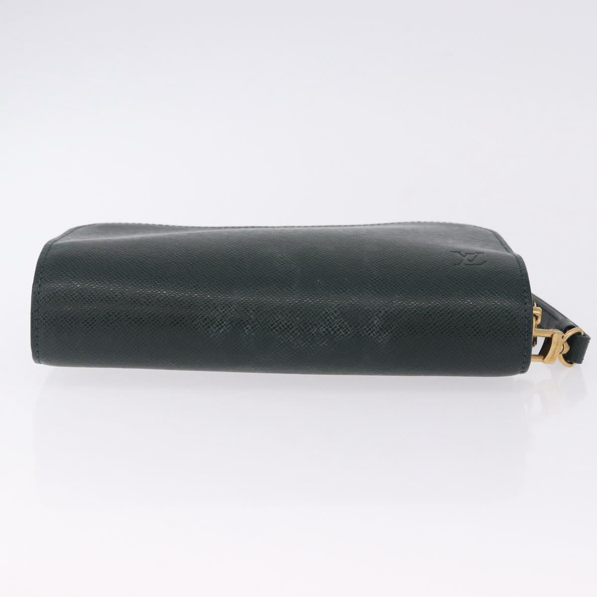 LOUIS VUITTON Taiga Baikal Clutch Bag Epicea M30184 LV Auth 193545A
