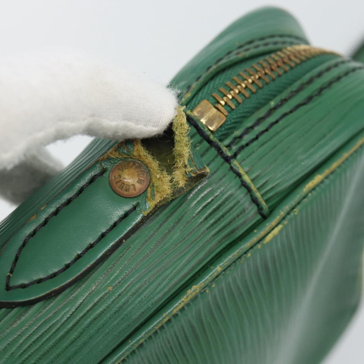 LOUIS VUITTON Epi Danube Shoulder Bag Green M45634 LV Auth 193584