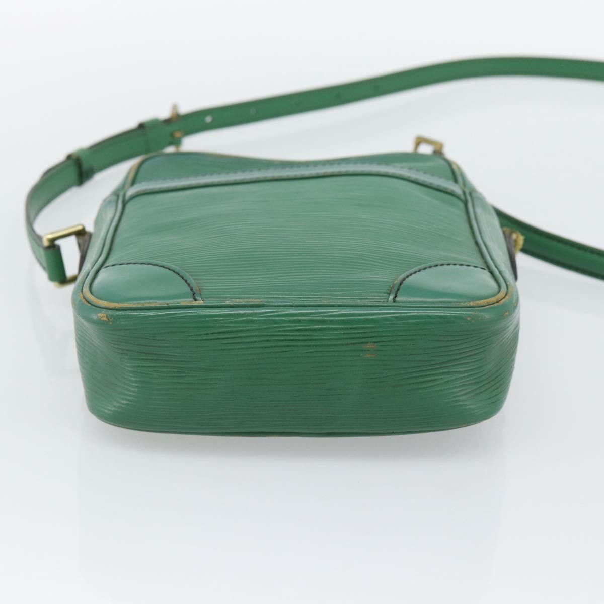 LOUIS VUITTON Epi Danube Shoulder Bag Green M45634 LV Auth 193584