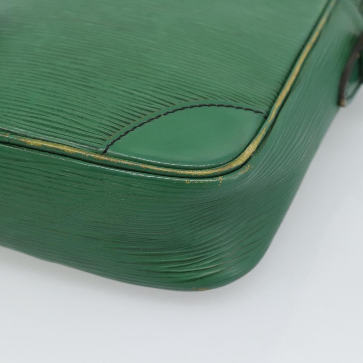 LOUIS VUITTON Epi Danube Shoulder Bag Green M45634 LV Auth 193584