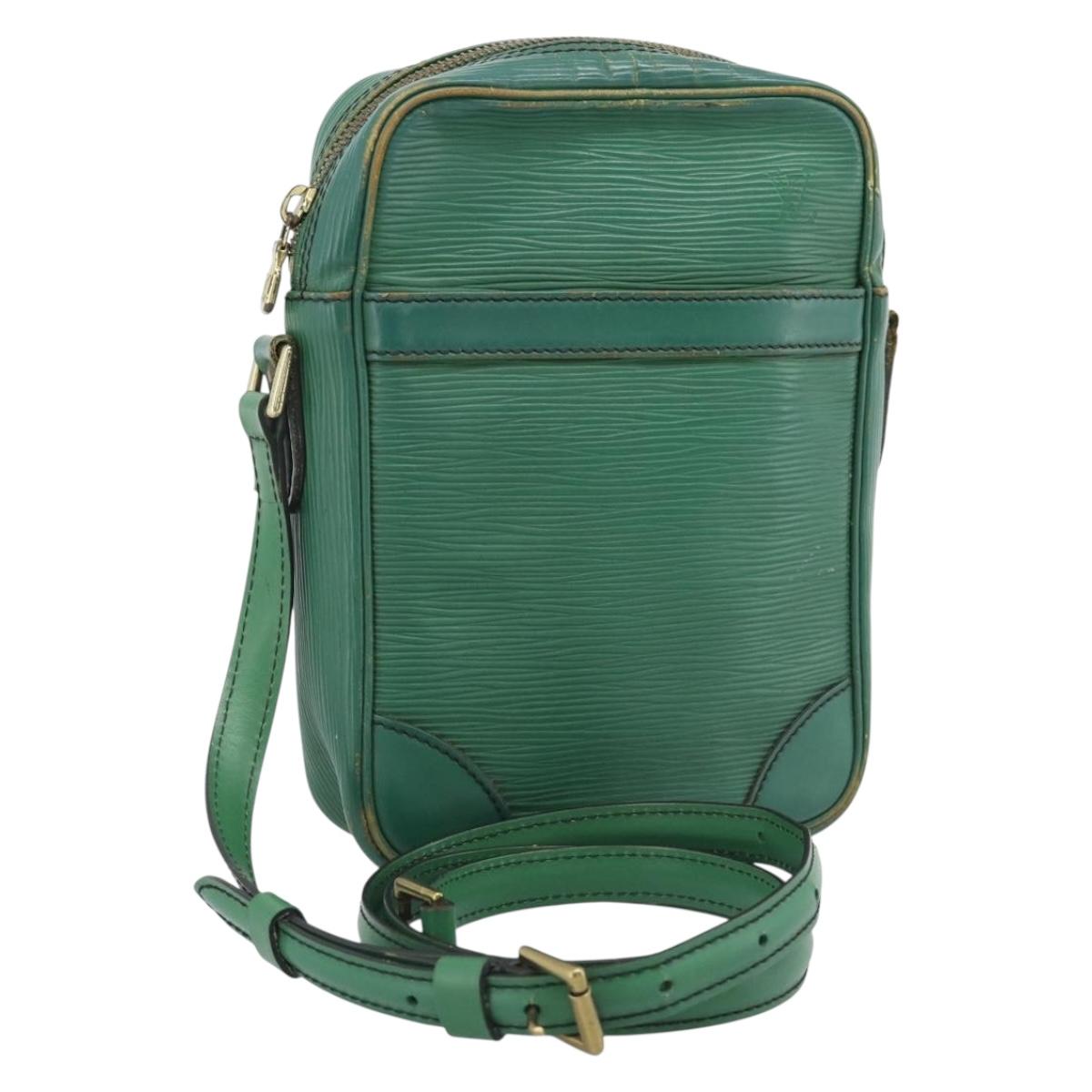 LOUIS VUITTON Epi Danube Shoulder Bag Green M45634 LV Auth 193584