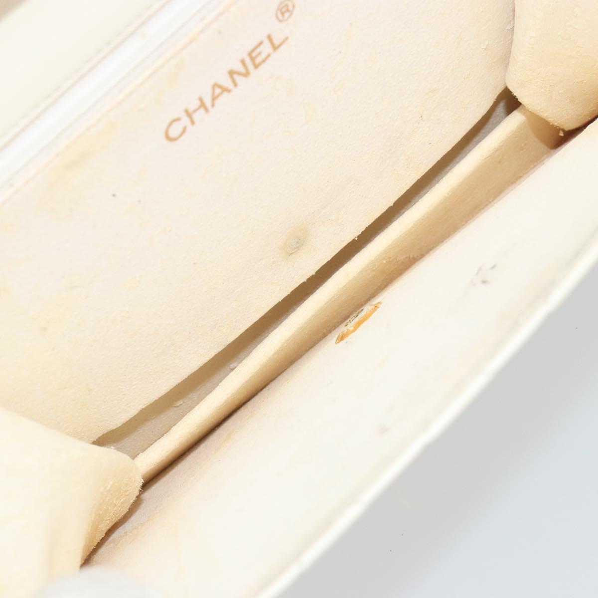 CHANEL Matelasse Chain Chain Shoulder Bag Lamb Skin White Gold CC Auth 194059