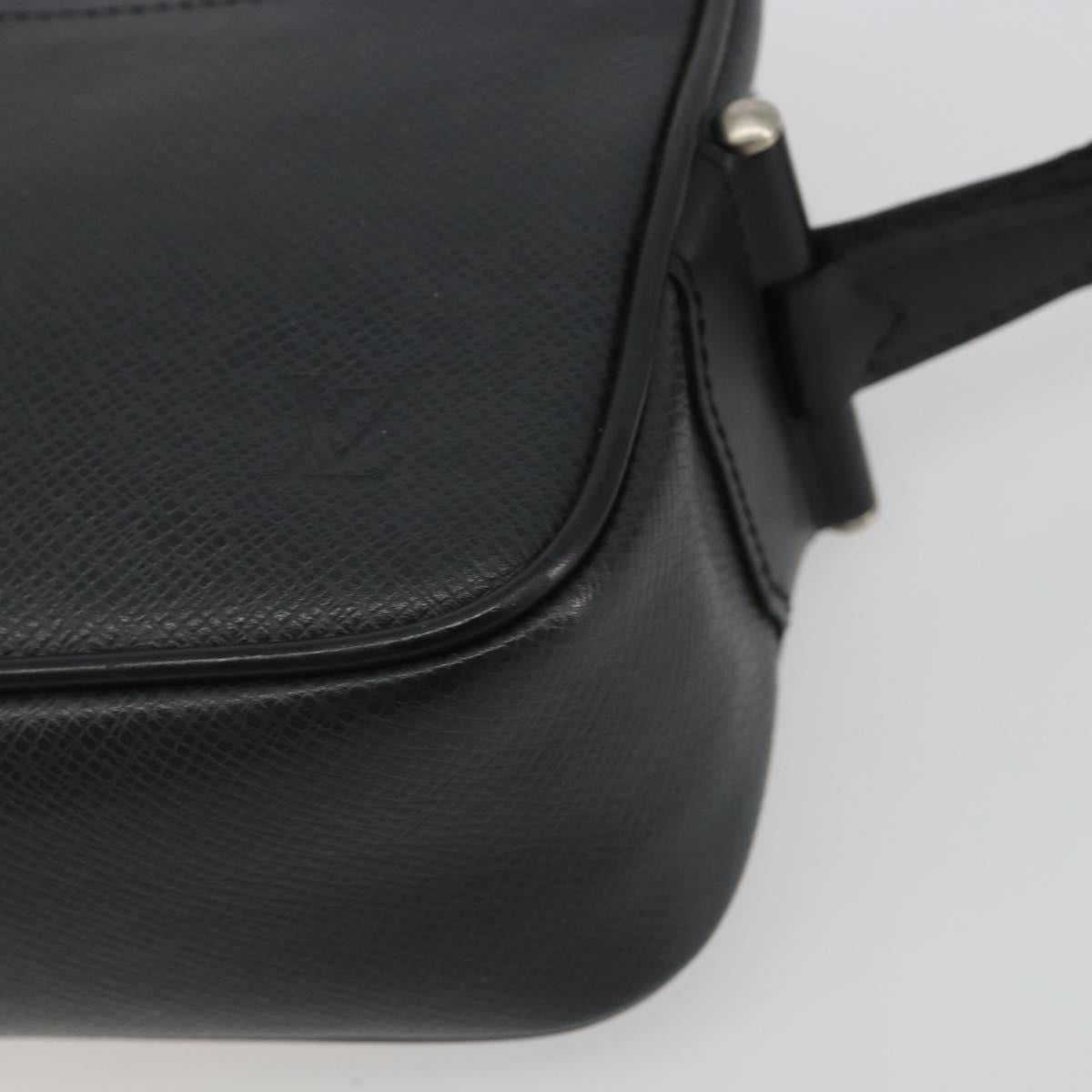 LOUIS VUITTON Taiga Karga Clutch Bag Ardoise M30812 LV Auth 194146A