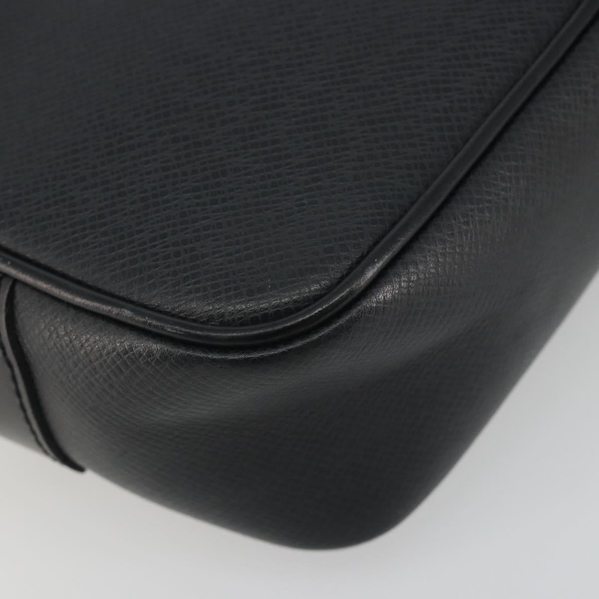 LOUIS VUITTON Taiga Karga Clutch Bag Ardoise M30812 LV Auth 194146A
