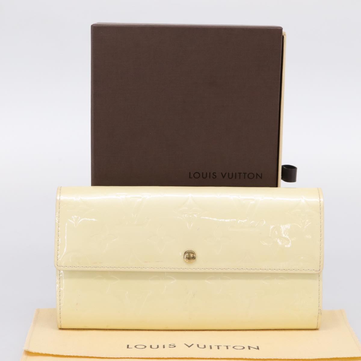 LOUIS VUITTON Vernis Portefeiulle Sarah Wallet Perle M91971 LV Auth 194462A