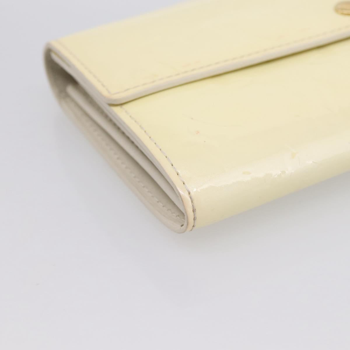 LOUIS VUITTON Vernis Portefeiulle Sarah Wallet Perle M91971 LV Auth 194462A