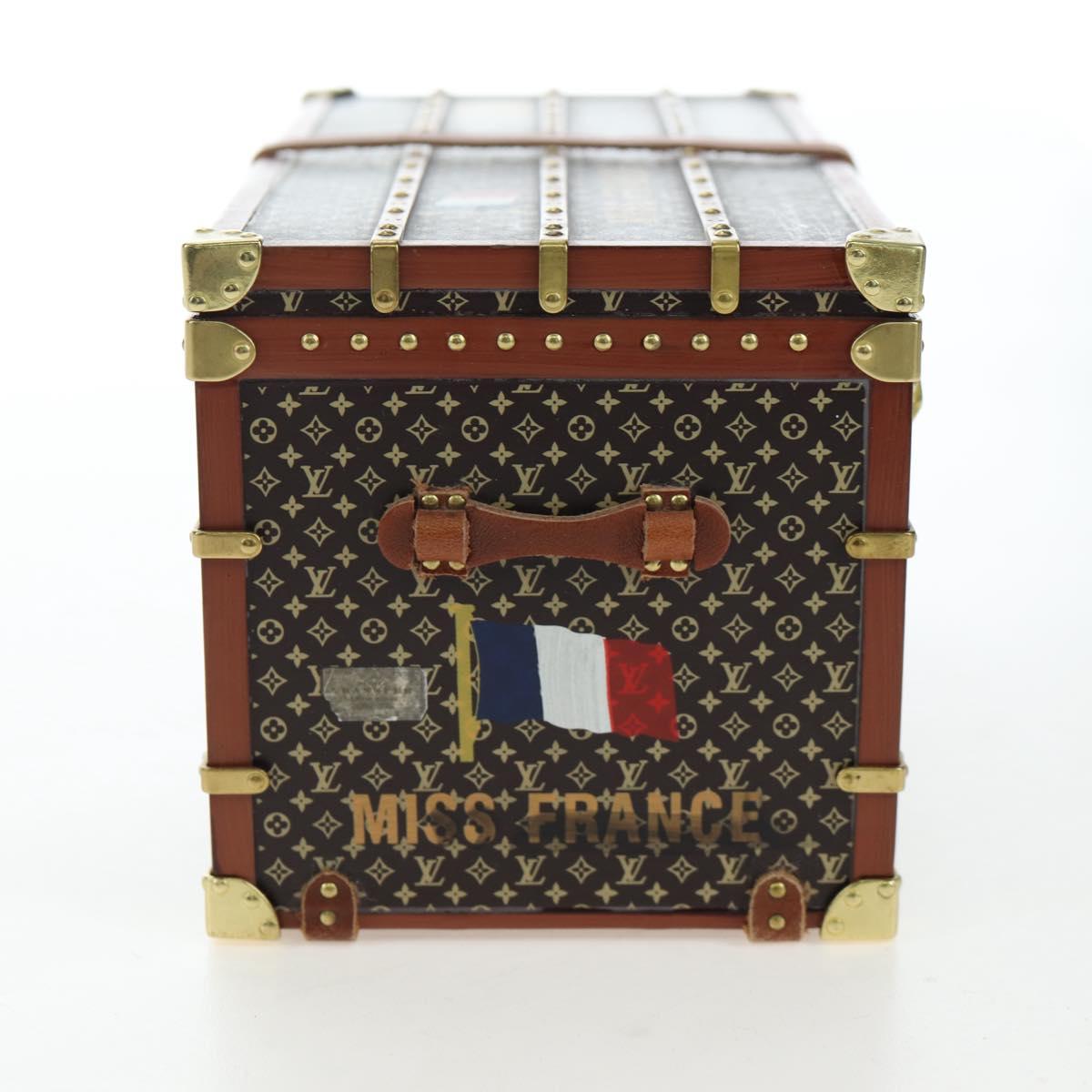 LOUIS VUITTON Miss France Paper Weight Brown M99408 LV Auth 195111V