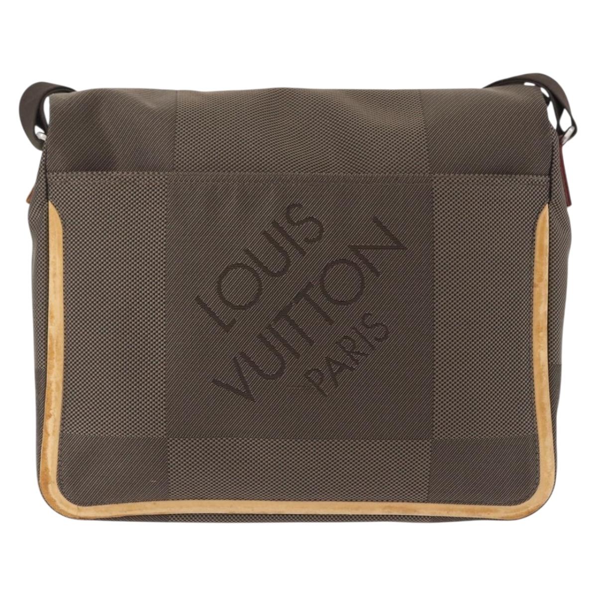 LOUIS VUITTON Damier Geant Messager Shoulder Bag Tail M93030 LV Auth 195666