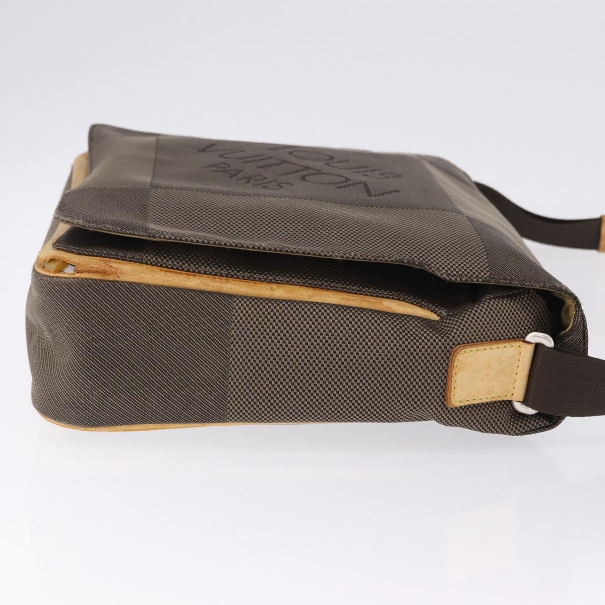 LOUIS VUITTON Damier Geant Messager Shoulder Bag Tail M93030 LV Auth 195666