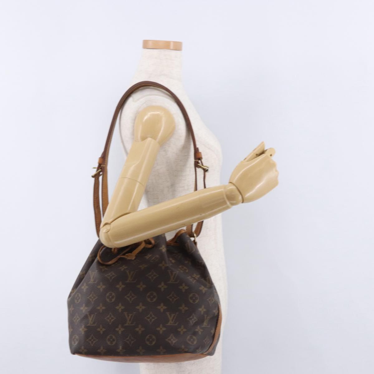 LOUIS VUITTON Monogram Petit Noe Shoulder Bag M42226 LV Auth 195682