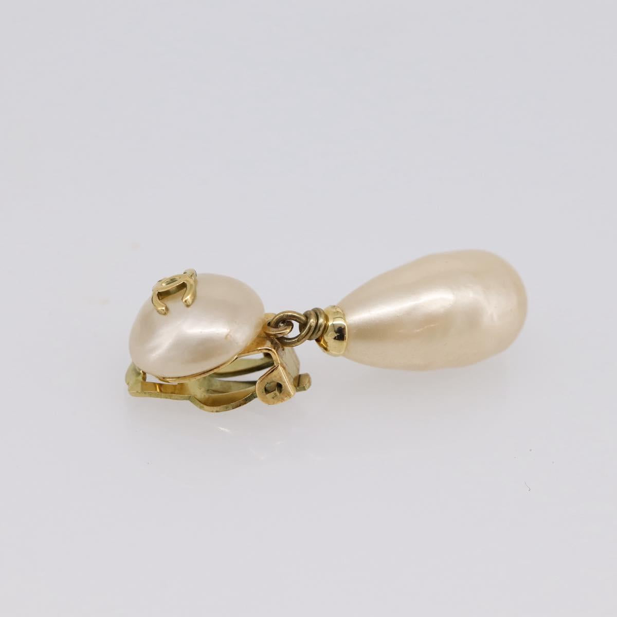 CHANEL Earring metal Gold CC Auth 195937V