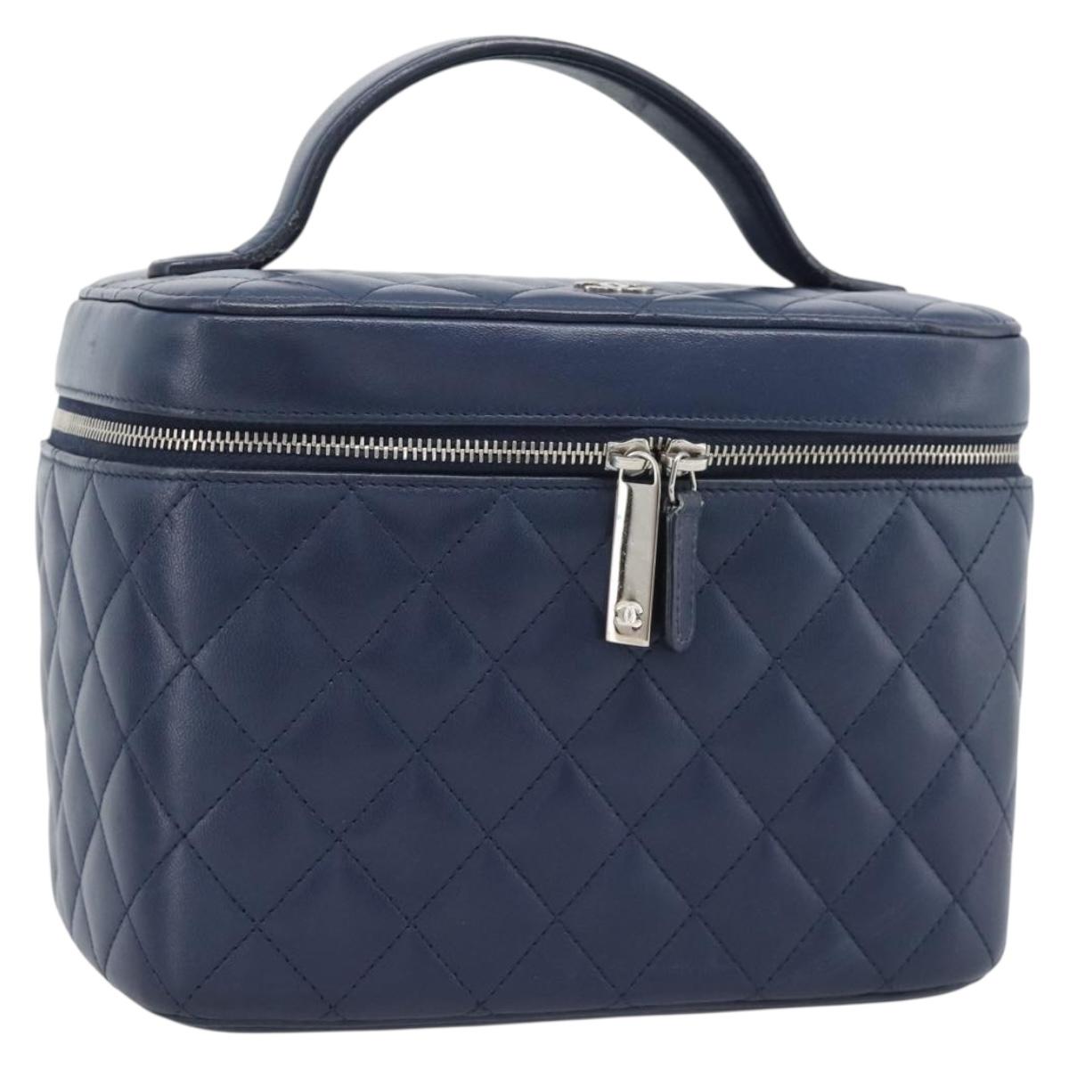 CHANEL Matelasse Vanity Cosmetic Pouch Lamb Skin Navy Silver CC Auth 196046A