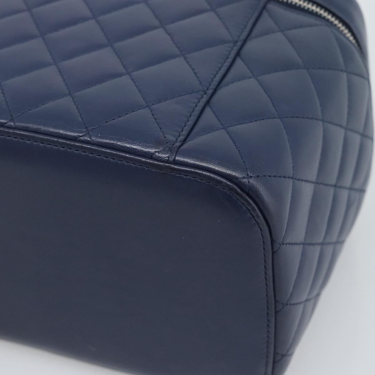 CHANEL Matelasse Vanity Cosmetic Pouch Lamb Skin Navy Silver CC Auth 196046A