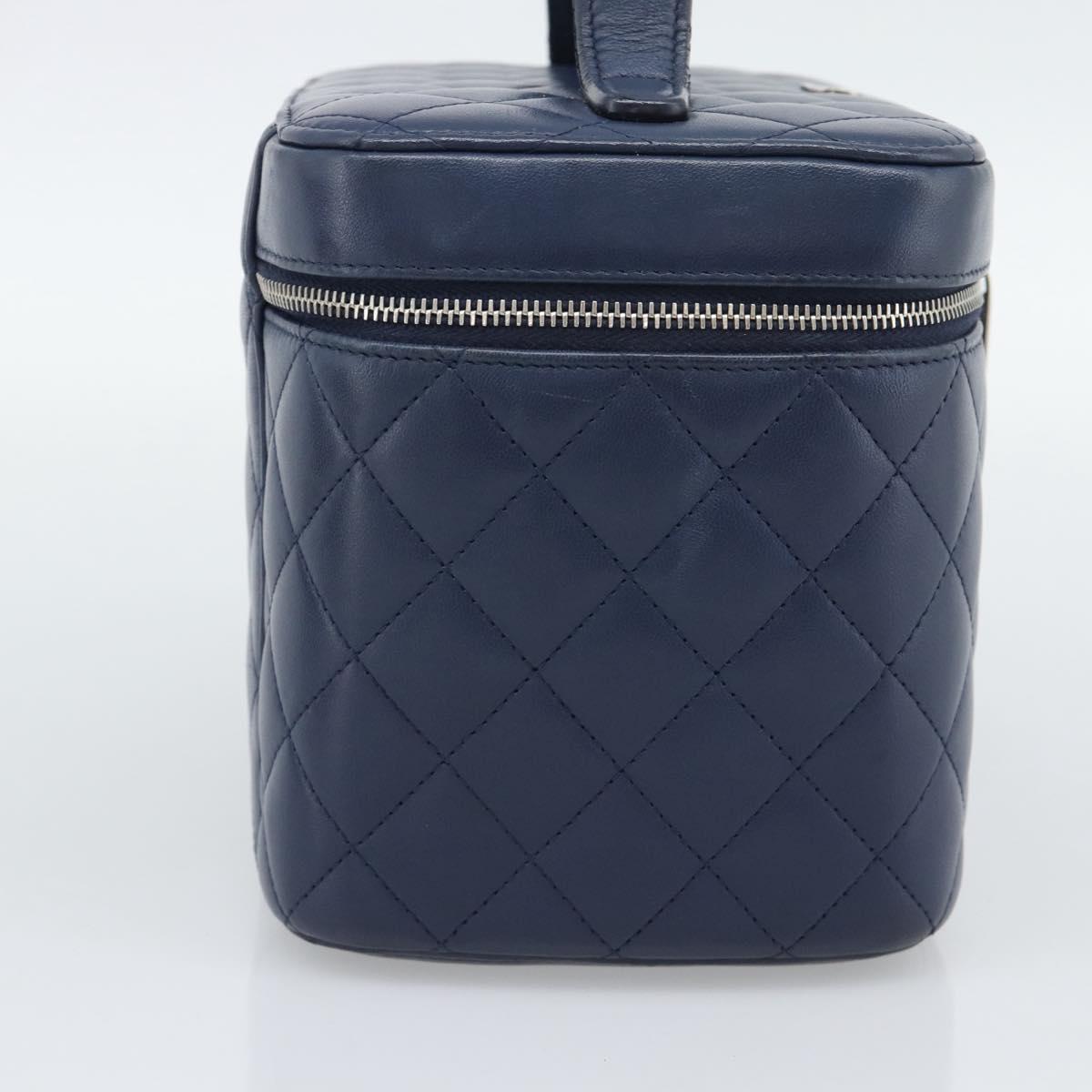 CHANEL Matelasse Vanity Cosmetic Pouch Lamb Skin Navy Silver CC Auth 196046A