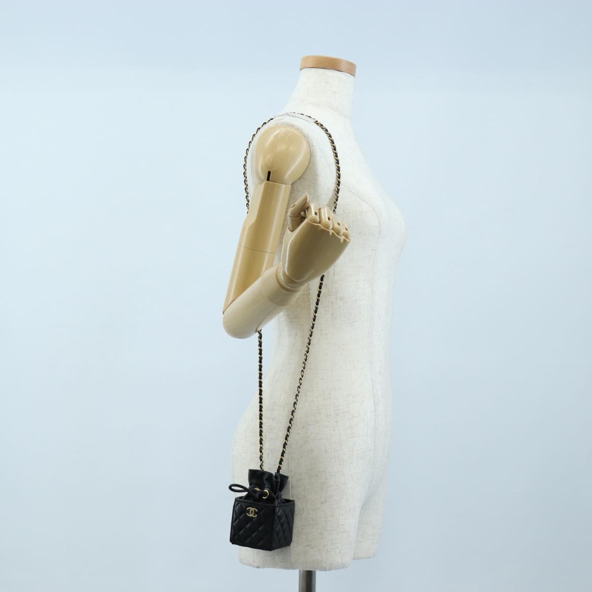 CHANEL Matelasse Chain Shoulder Pouch Lamb Skin Black Gold Tone CC Auth 196221M