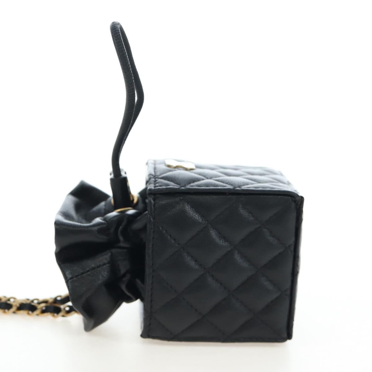 CHANEL Matelasse Chain Shoulder Pouch Lamb Skin Black Gold Tone CC Auth 196221M