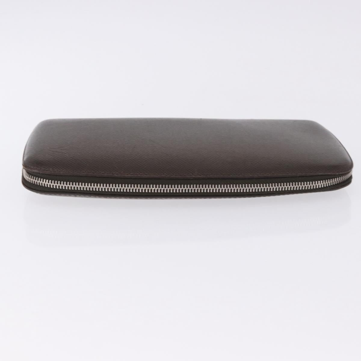 LOUIS VUITTON Taiga Organizer Atoll Travel Case Grizzly M30658 LV Auth 196305