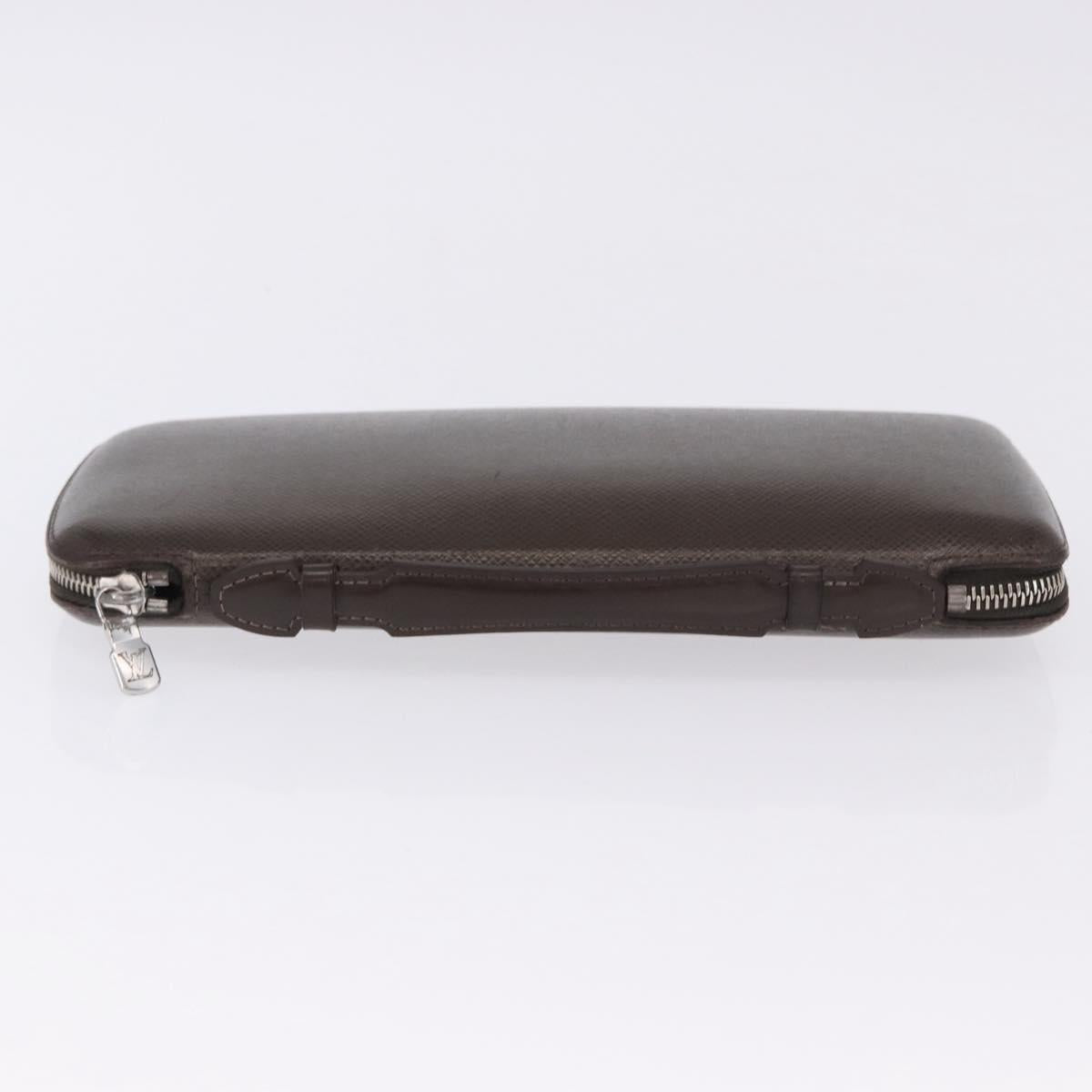 LOUIS VUITTON Taiga Organizer Atoll Travel Case Grizzly M30658 LV Auth 196305