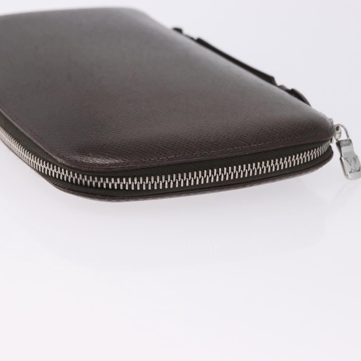 LOUIS VUITTON Taiga Organizer Atoll Travel Case Grizzly M30658 LV Auth 196305