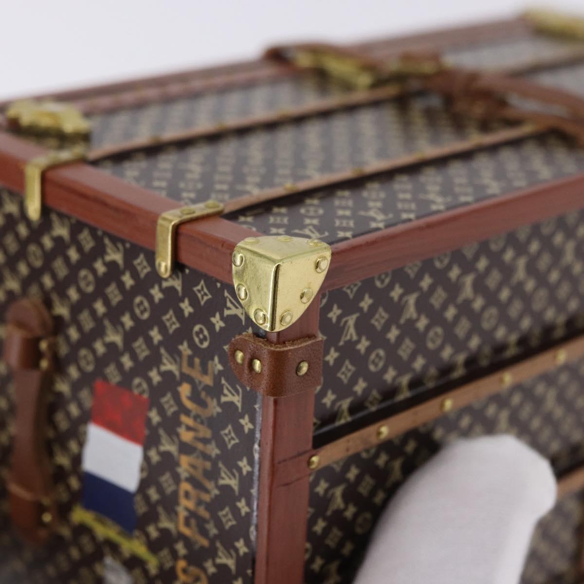 LOUIS VUITTON Miss France Paper Weight metal Brown M99408 LV Auth 196937A