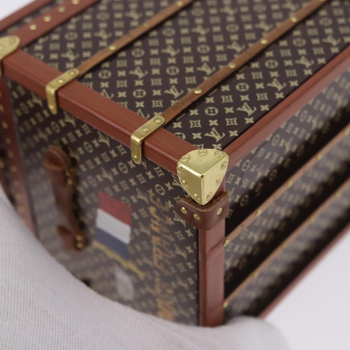 LOUIS VUITTON Miss France Paper Weight metal Brown M99408 LV Auth 196937A