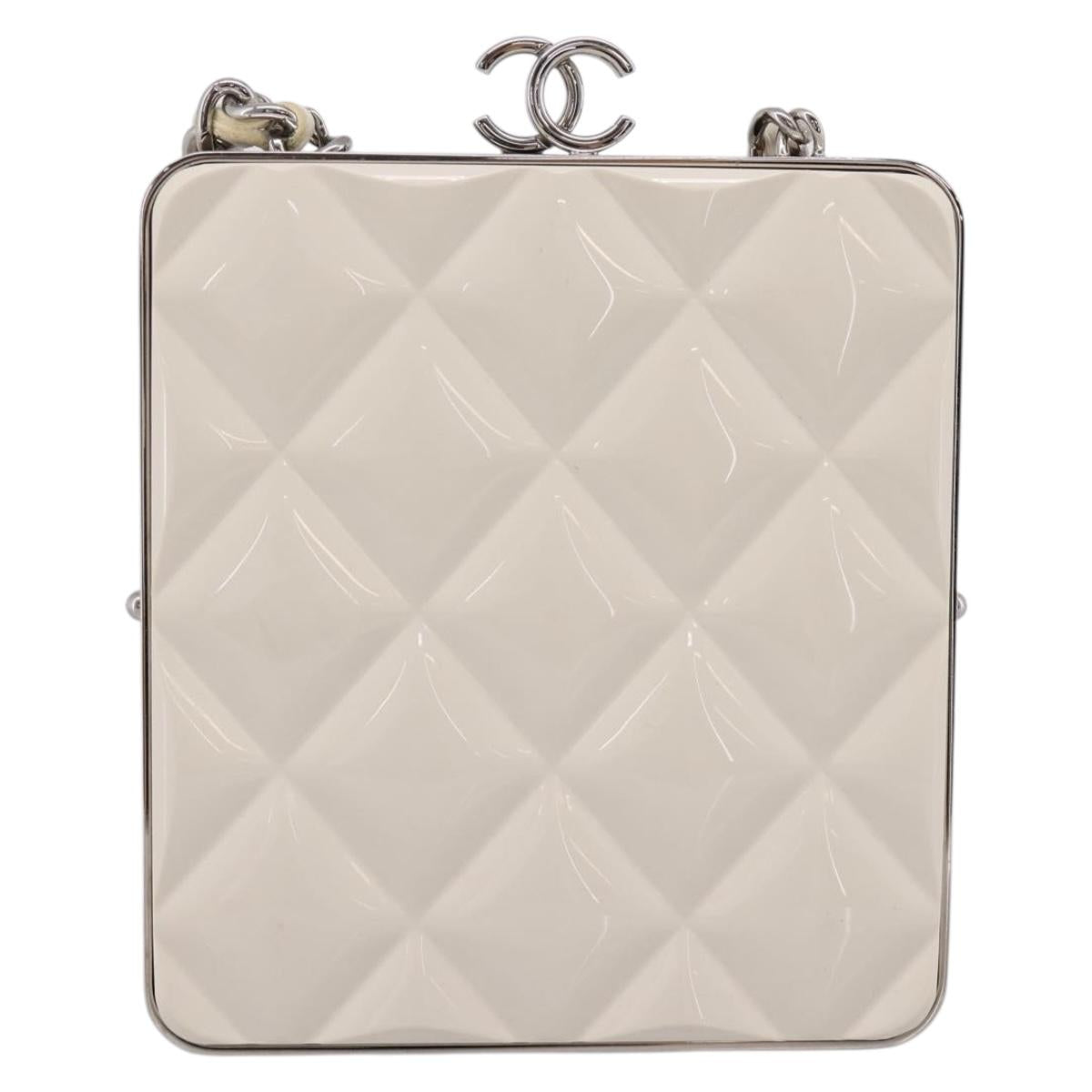 CHANEL Matelasse Chain Shoulder Pouch Lamb Skin White Silver CC Auth 197151M
