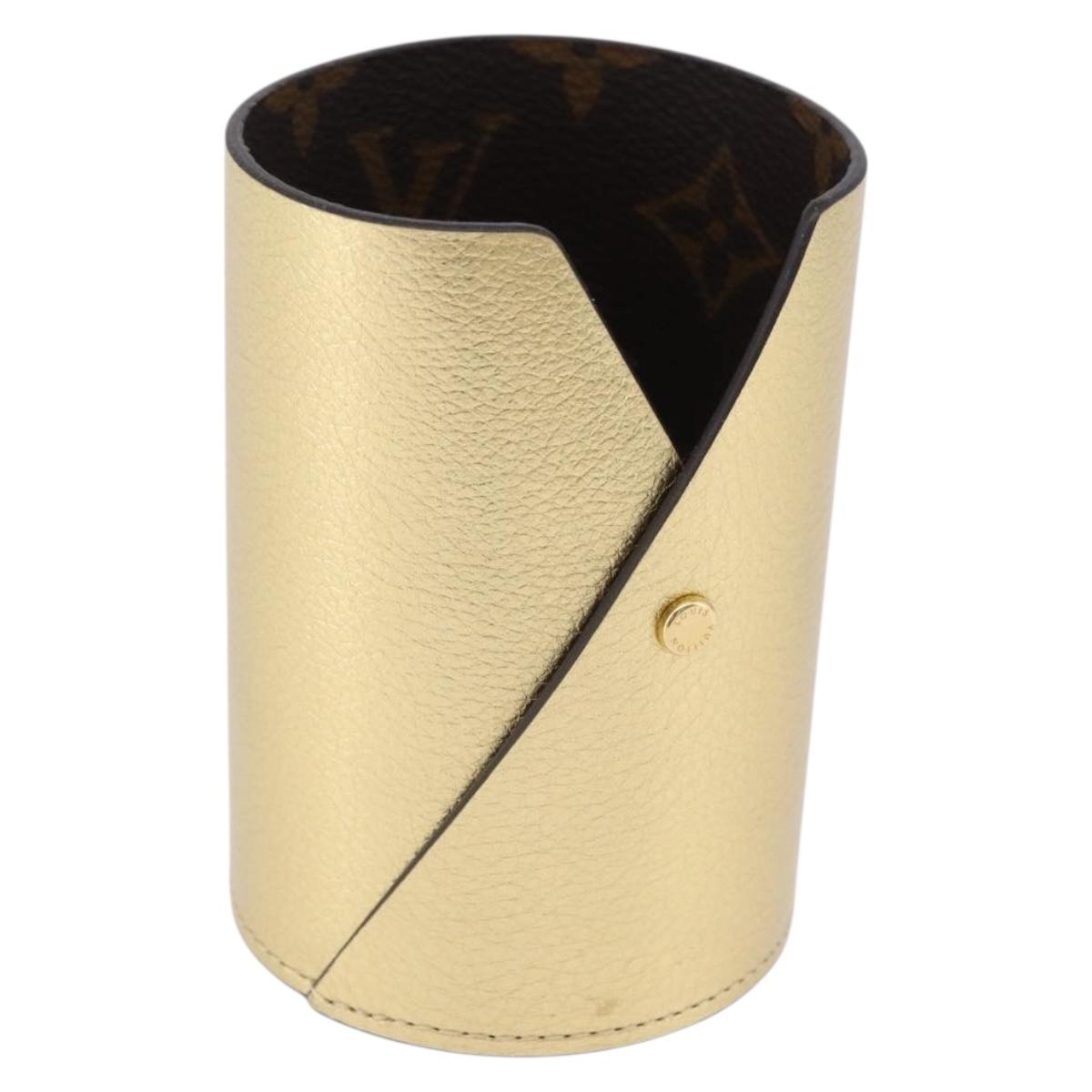 LOUIS VUITTON Monogram Pocrayon Gaston Pen Case Gold LV Auth 197153A