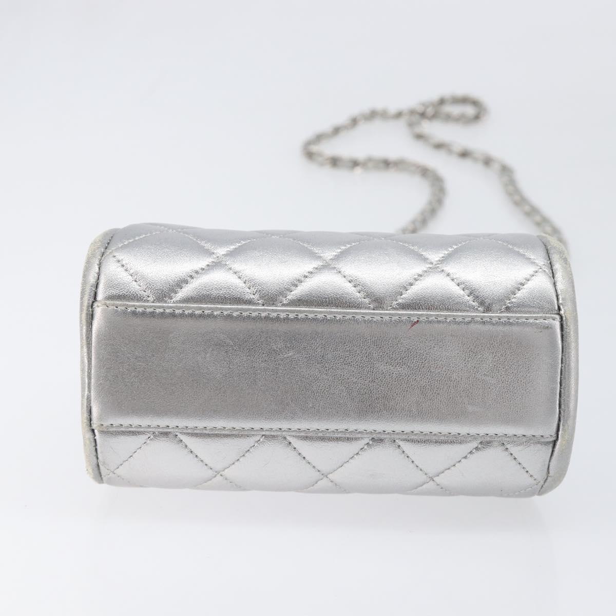 CHANEL Chain Shoulder Pouch Matelasse Leather Silver CC Auth 197202A