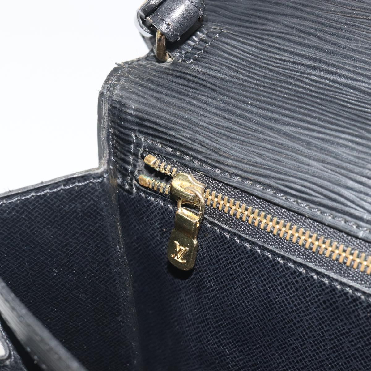 LOUIS VUITTON Epi Serie Dragonne Clutch Bag Black Noir M52612 LV Auth 197453