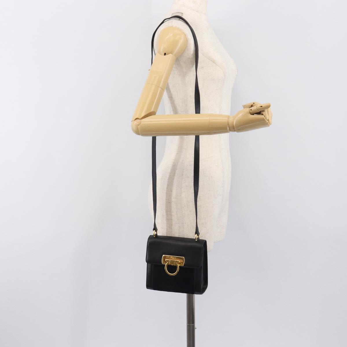 Salvatore Ferragamo Gancini Shoulder Bag Harako leather Black Gold Auth 197468A