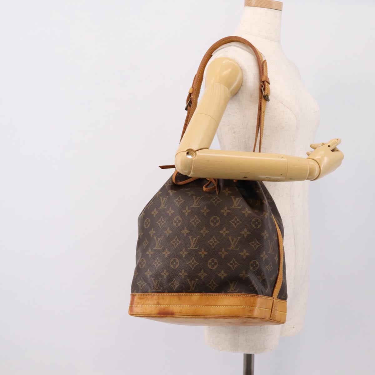 LOUIS VUITTON Monogram Petit Noe Shoulder Bag M42226 LV Auth 197539