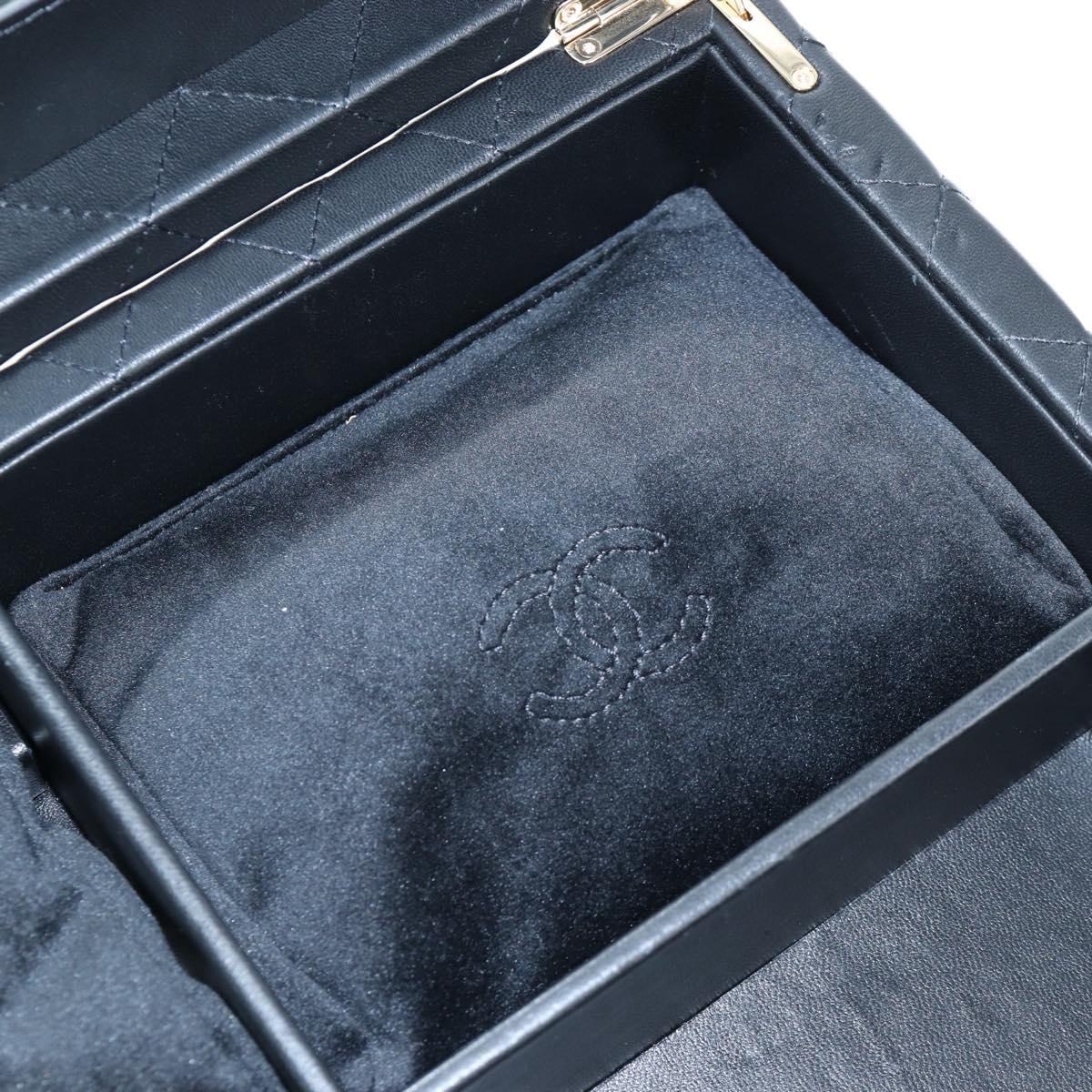 CHANEL Mini Matelasse 12 Success Story Chain Bag Leather Black CC Auth 197581SV