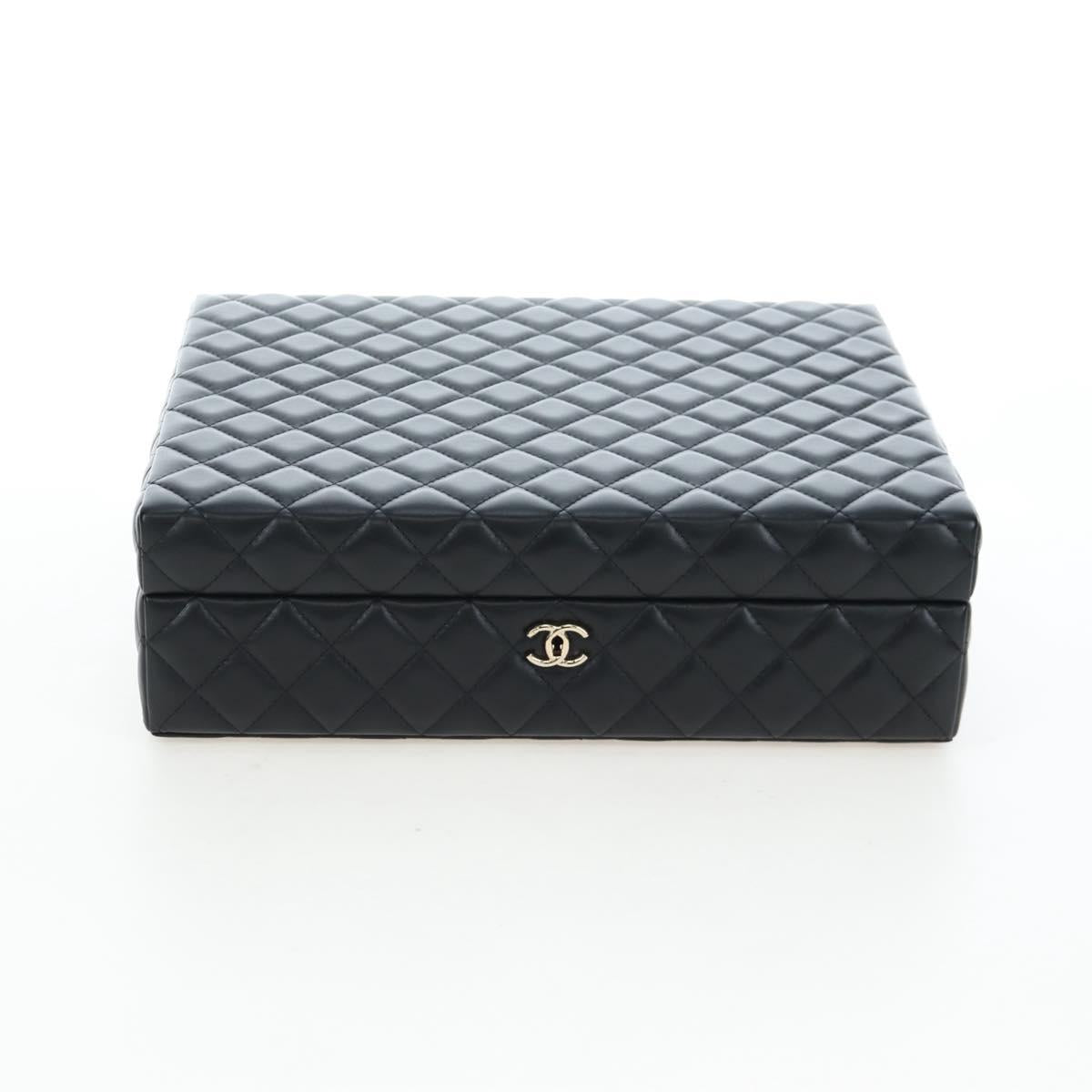CHANEL Mini Matelasse 12 Success Story Chain Bag Leather Black CC Auth 197581SV