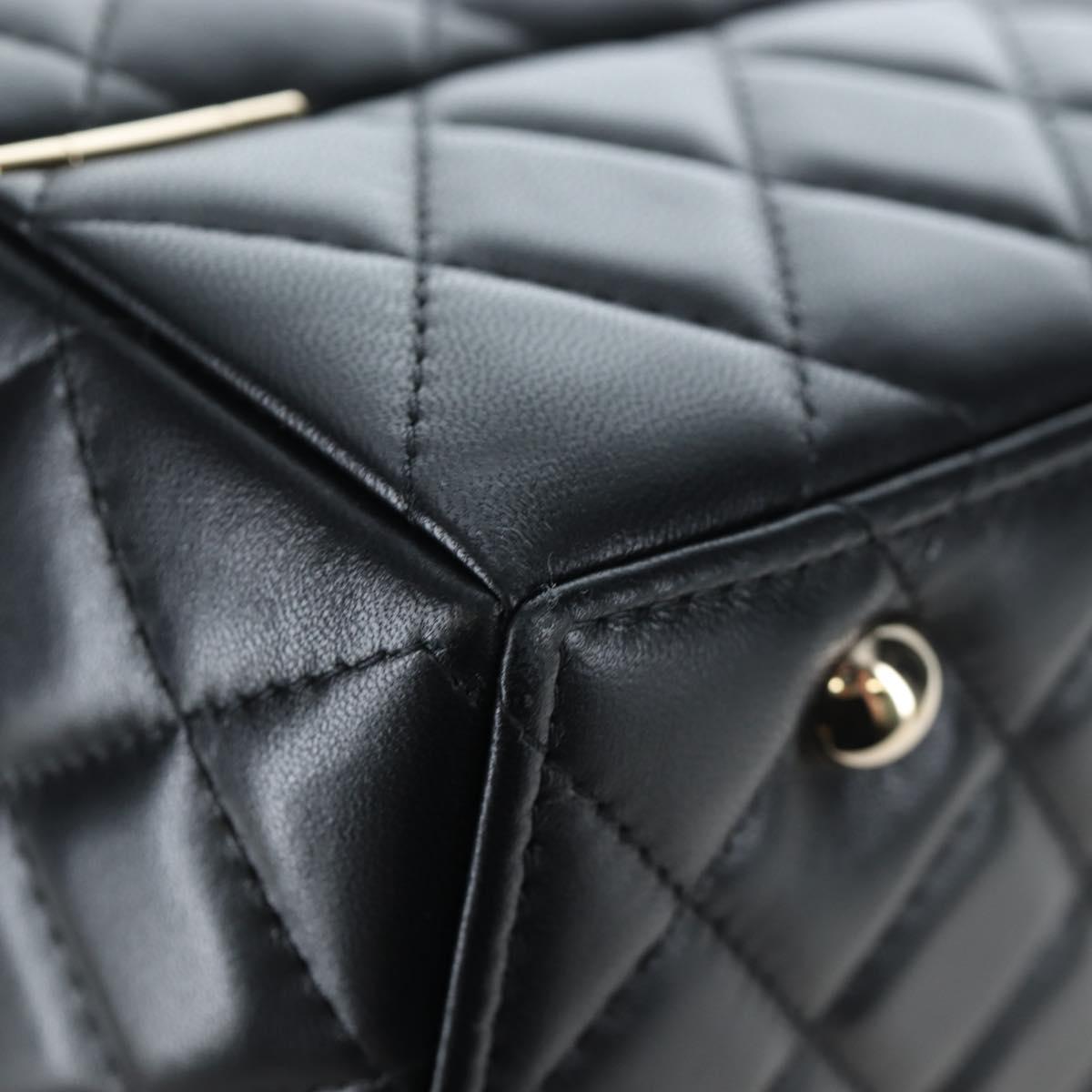 CHANEL Mini Matelasse 12 Success Story Chain Bag Leather Black CC Auth 197581SV