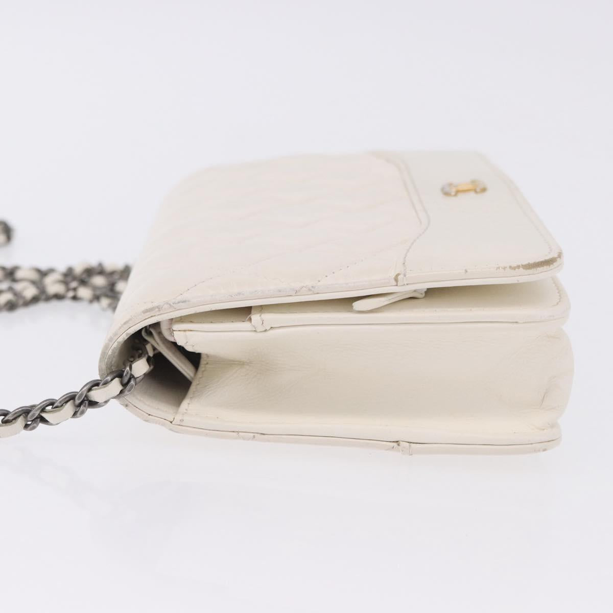 CHANEL Matelasse Chain Chain Shoulder Wallet Lamb Skin White CC Auth 197718V