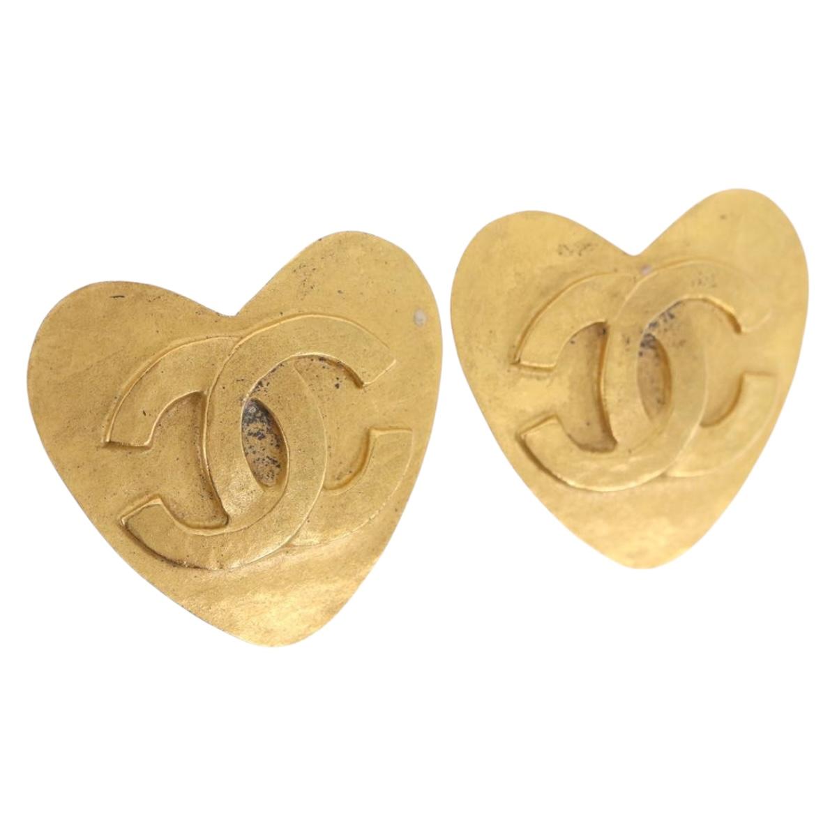 CHANEL Heart Earring Metal Gold Tone CC Auth 197921M