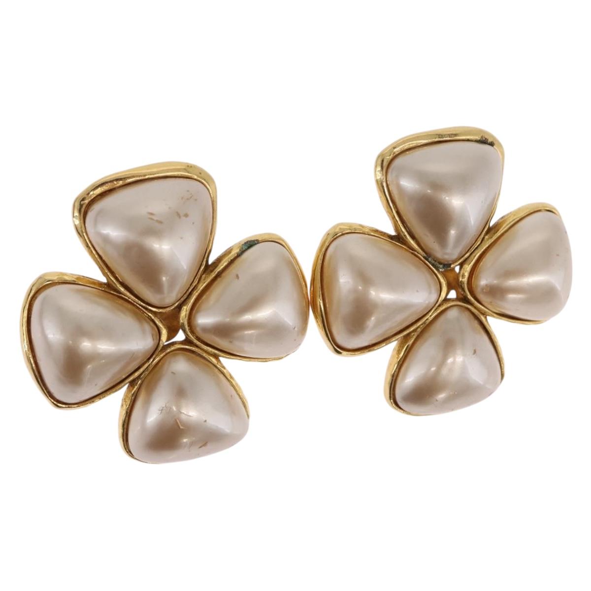 CHANEL Pearl Earring Metal Gold Tone CC Auth 197929