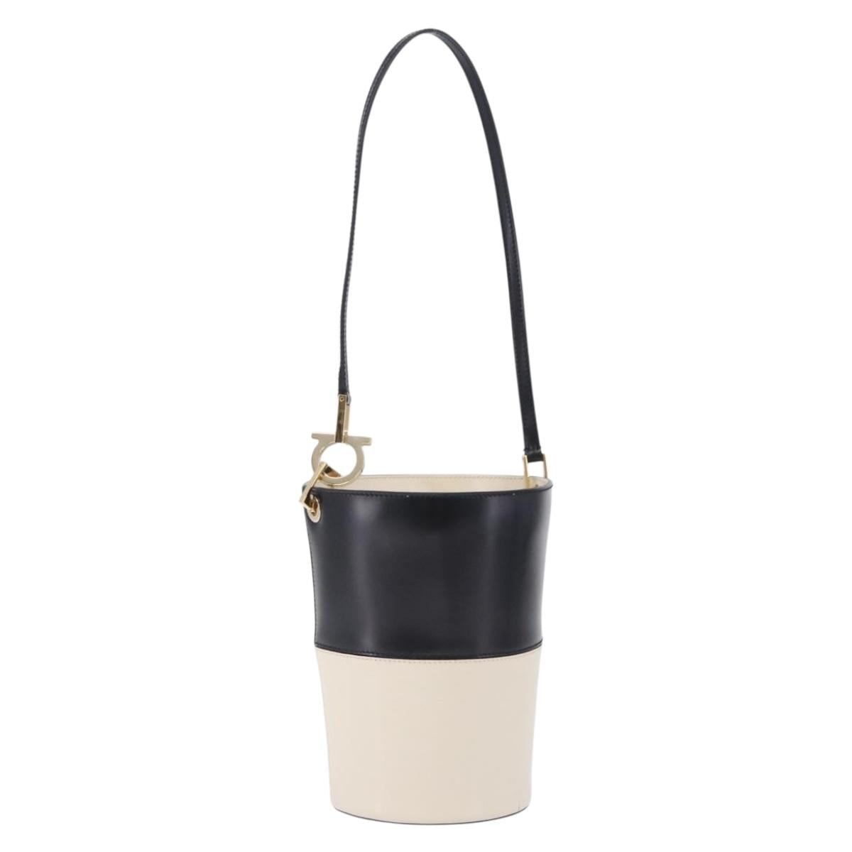 Salvatore Ferragamo Gancini Shoulder Bag Leather Ivory Gold Tone Auth 198472A