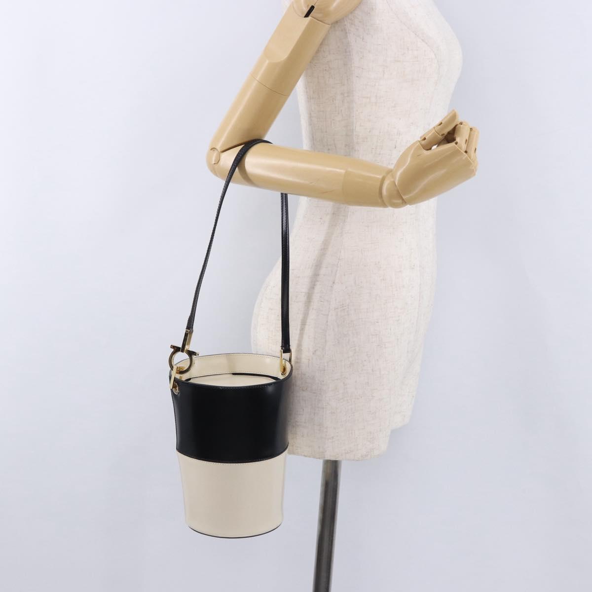 Salvatore Ferragamo Gancini Shoulder Bag Leather Ivory Gold Tone Auth 198472A