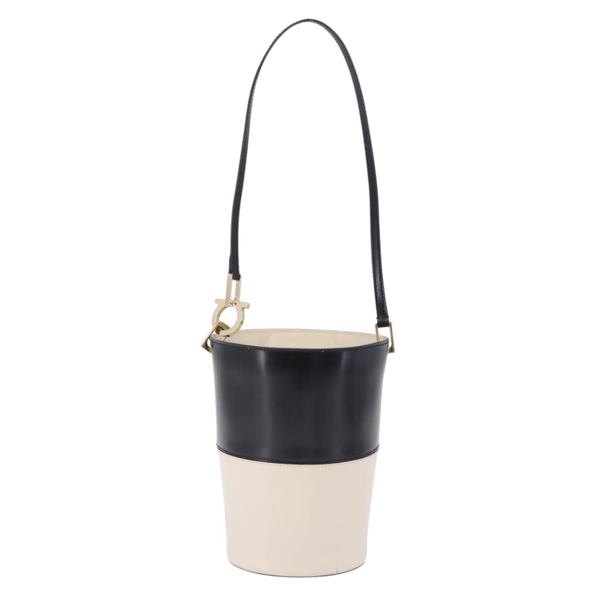 Salvatore Ferragamo Gancini Shoulder Bag Leather Ivory Gold Tone Auth 198472A