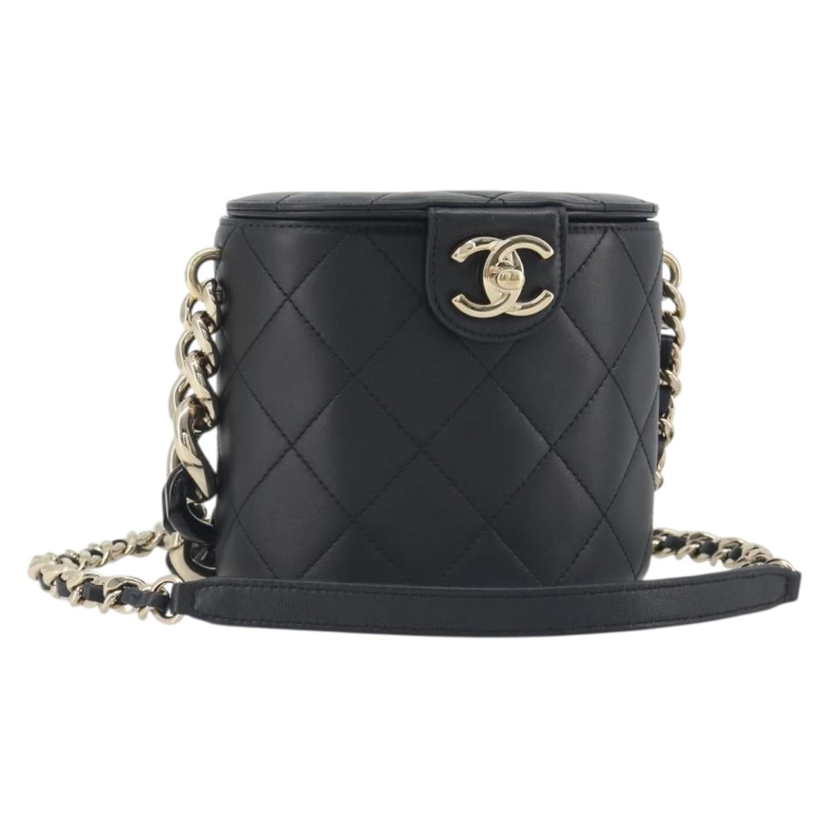 CHANEL Matelasse Chain Shoulder Vanity Bag Lamb Skin Black CC Auth 198651SAM