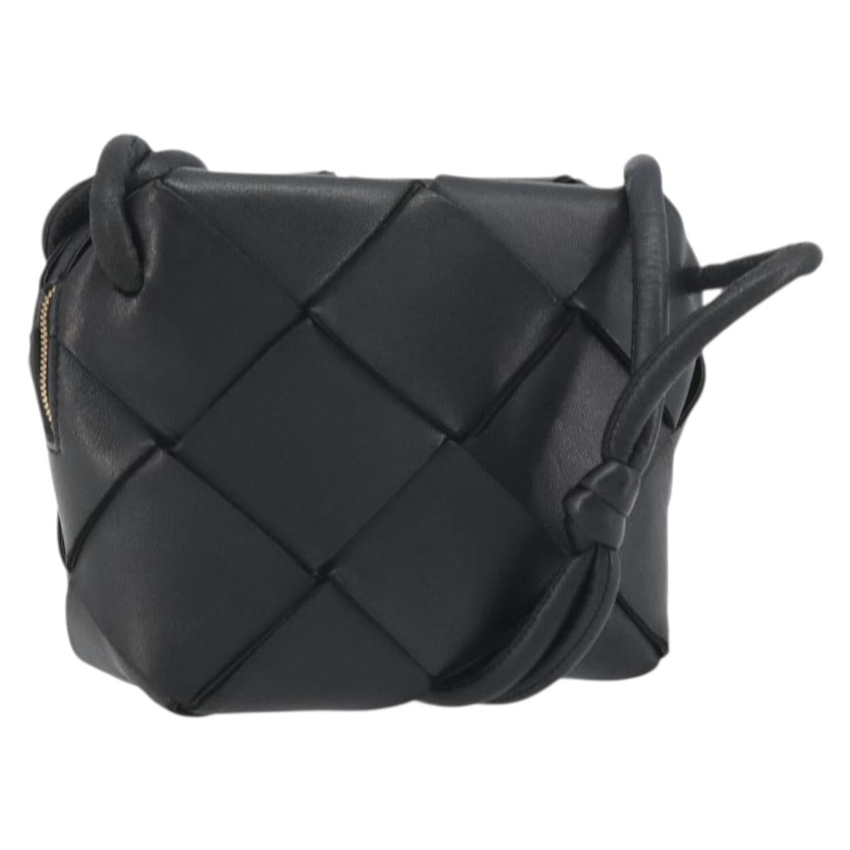 BOTTEGA VENETA MAXI INTRECCIATO Shoulder Bag Leather Black Gold Auth 198658A