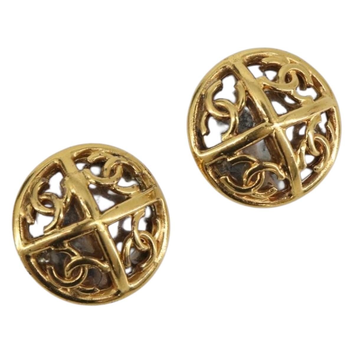 CHANEL Earring Metal Gold Tone CC Auth 198816V