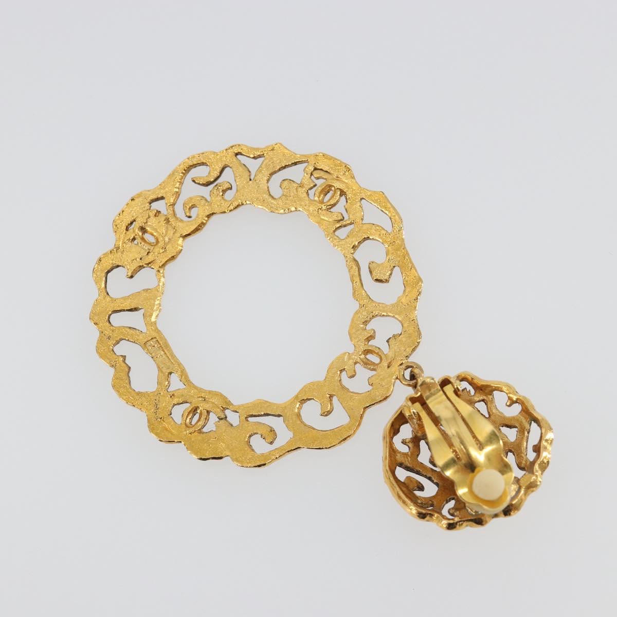 CHANEL Pierce Metal Gold Tone CC Auth 198818V